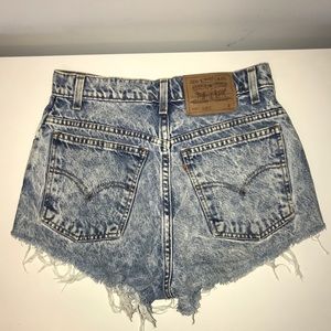 Levi Cut Off Shorts
